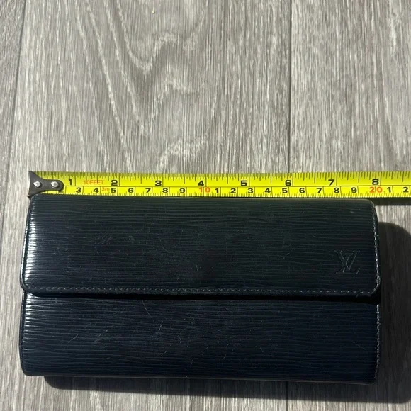 Louis Vuitton Epi long wallet - Picture 10 of 11